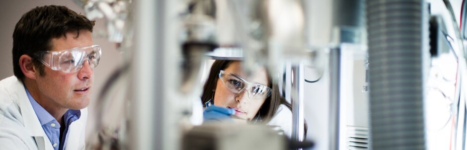 Feature image of researchers in lab